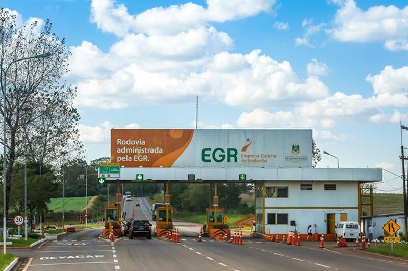 Feriadão de Finados deve levar quase 470 mil veículos às rodovias gaúchas; EGR alerta para trânsito intenso