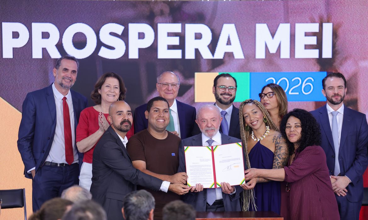 Câmara aprova perdão de dívidas para MEIs e abre debate sobre quem mantém as contas em dia