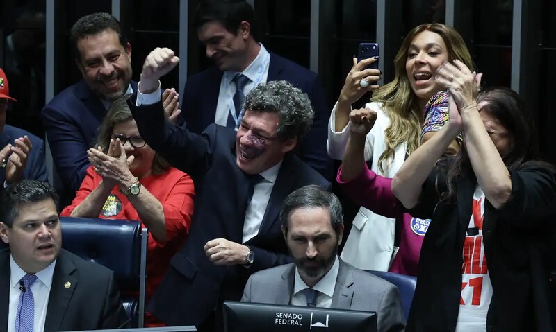 Fim da escala 6x1: entenda como funcionará a nova escala aprovada pelo Senado