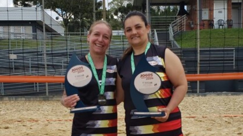 Dupla da Triel-HT conquista tricampeonato no vôlei de praia feminino dos Jogos Industriários