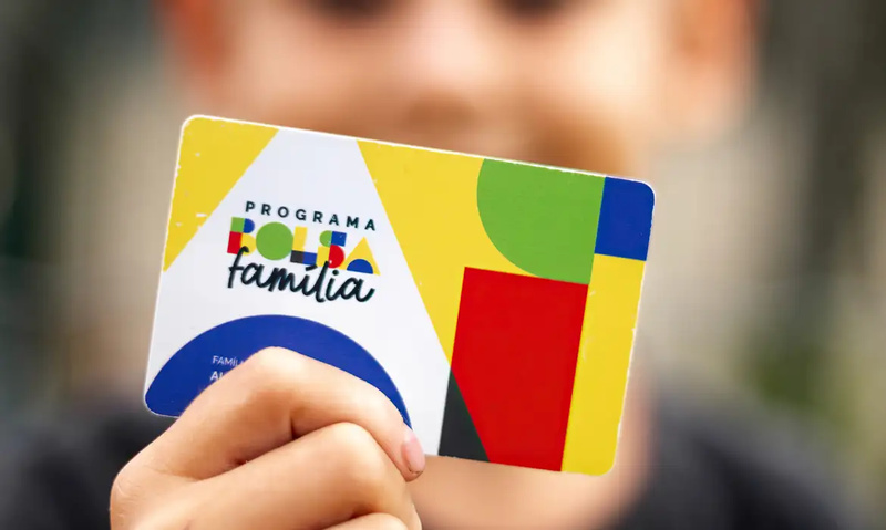 Bolsa Família começa a ser pago nesta segunda-feira com valor mínimo reajustado para R$ 691; veja o calendário